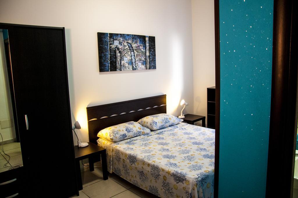 B&B Centro Del Porto Альгеро Экстерьер фото