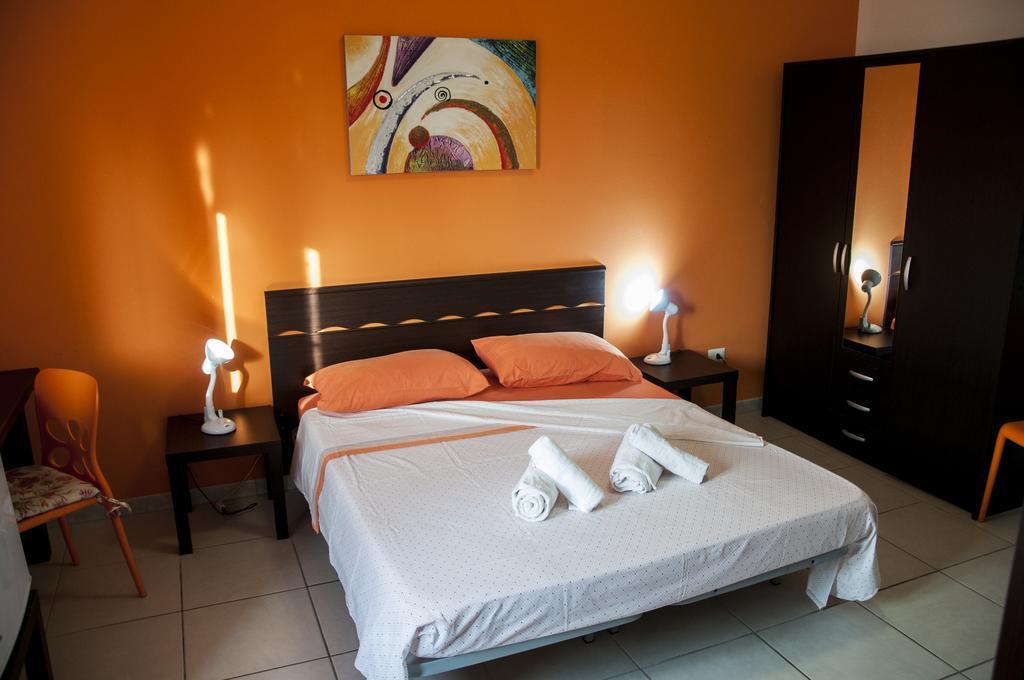 B&B Centro Del Porto Альгеро Экстерьер фото